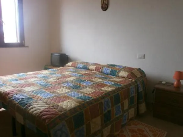 Residenza Li Fureddi דירה סאן תאודורו