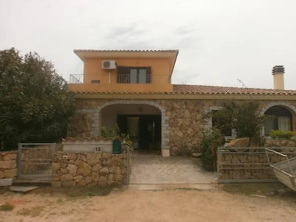 Residenza Li Fureddi סאן תאודורו