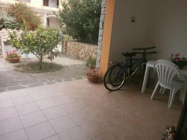 Residenza Li Fureddi Apartman *